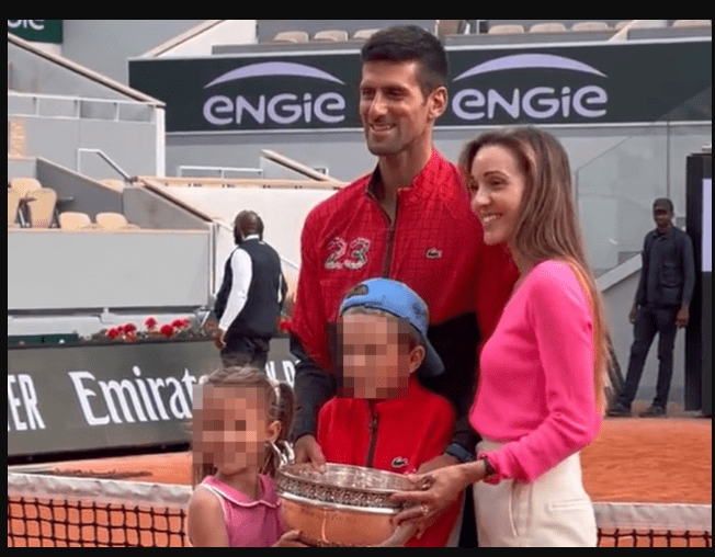 Ovaj detalj na Stefanu Đokoviću je malo ko primijetio! Novakov sin nosi patike i trenerku drugog poznatog tenisera!